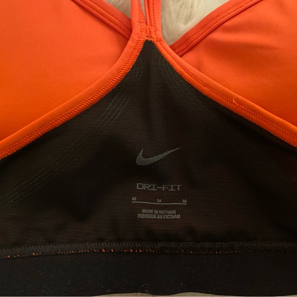 Nike Indy Women’s Padded V-Neck Sports Bra Size Medium Orange and Black - Picture 9 of 10